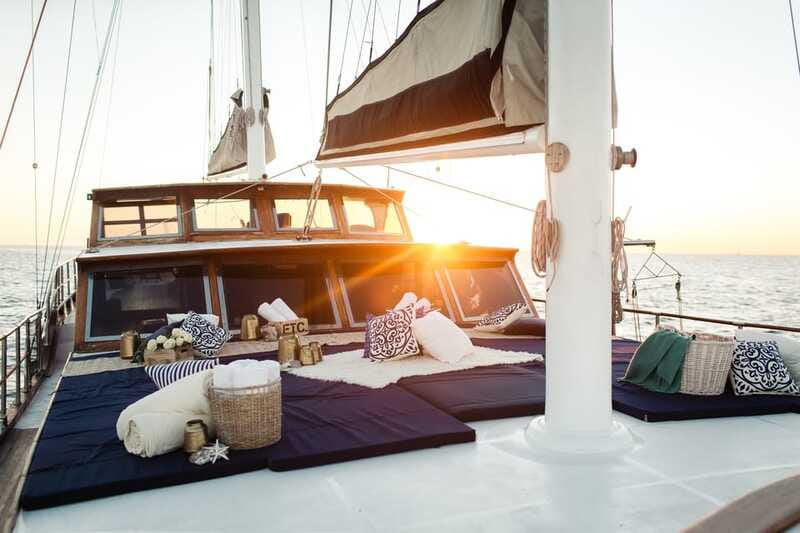 Cabo: Luxury Yacht Snorkel Cruise with Lunch and Open Bar - The one-hour return cruise