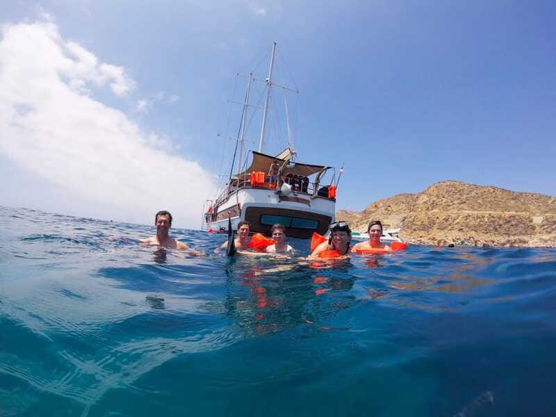 Cabo: Luxury Yacht Snorkel Cruise with Lunch and Open Bar - What to bring and what to know before booking