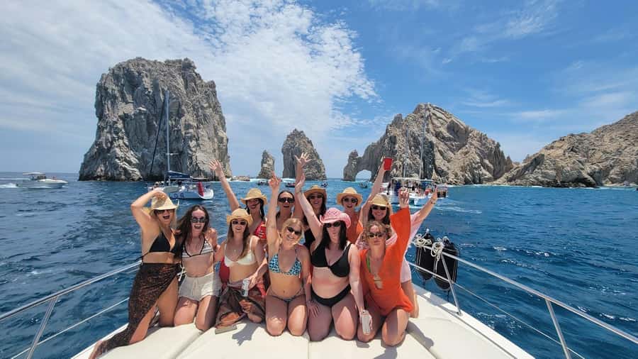 Cabo: Private Yacht Tour, Water Activities, Lunch & Drinks - Choosing between snorkeling, swimming, and the floating mat