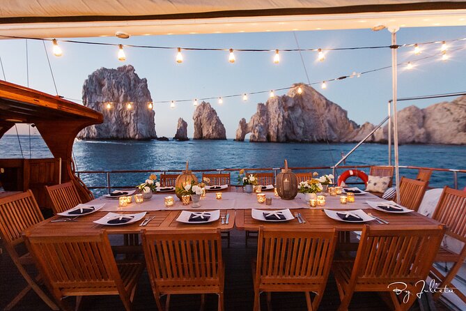 Cabo San Lucas Luxury Sailing Yacht and Dinner with a Chef - The Arch and Lovers Beach from offshore