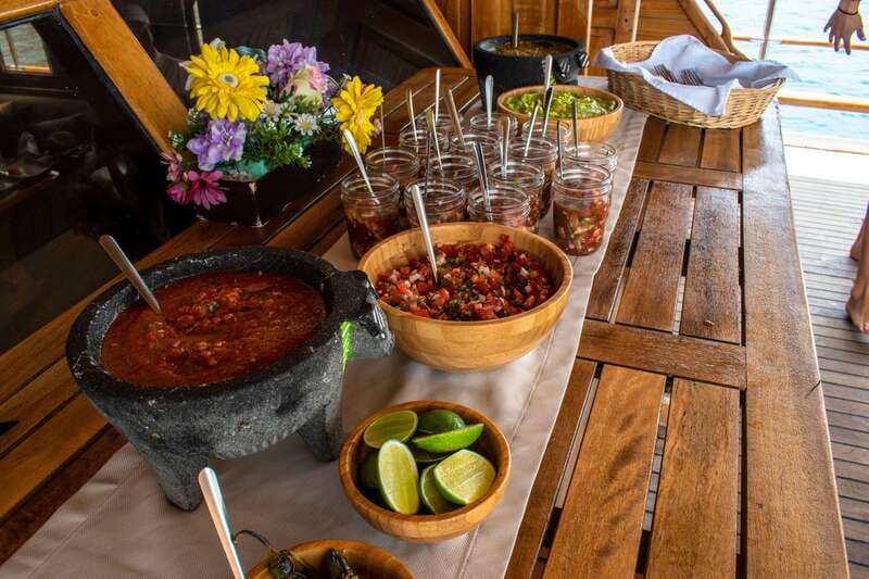 Cabo San Lucas: Sunset Yacht Cruise w/Chef Dinner & Open Bar - Who should book this yacht evening
