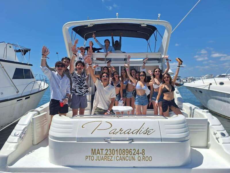 Cancun: Private Luxury 46-Feet Flybridge Yacht Cruise - Who will enjoy this yacht cruise most