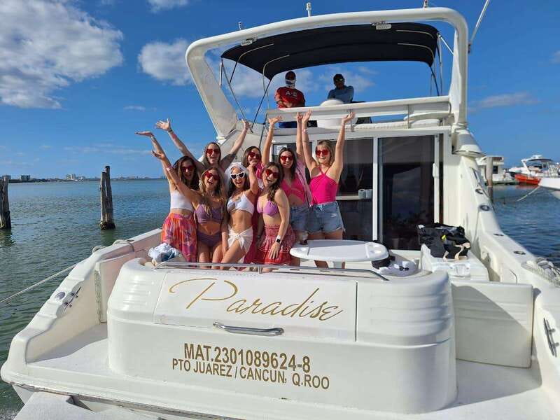 Cancun: Private Luxury 46-Feet Flybridge Yacht Cruise - The 4-hour route adds Isla Mujeres
