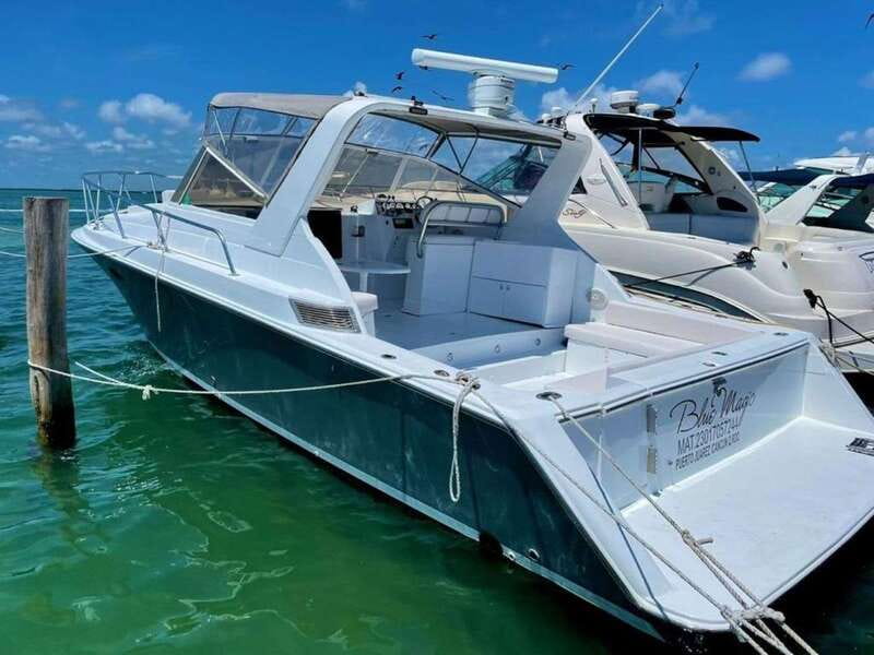Cancún: Private Yacht Tour - From Cancún’s lagoon to open Caribbean water