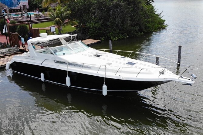 Cancun yachts rental BEATIFUL YACHT 46FT, 15 PAX MAX 25P6 - The four-hour route toward Isla Mujeres