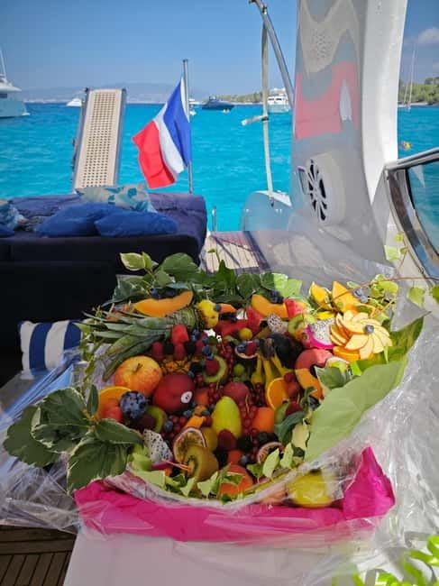 Cannes : Luxury Boat trip , swimming, snorkling, suntanning - Saint-Tropez Comes With a Clear Extra Cost