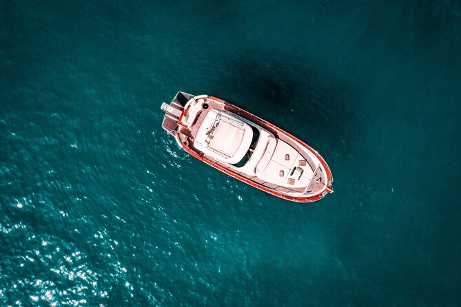 Capri: discover the beauties of the island aboard a Luxury Boat - What the private format changes