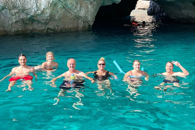 Capri Tour for Private Groups by Luxury Boat - A private boat day from Sorrento to Capri