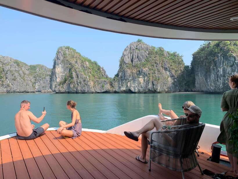 Cat Ba Island: Lan Ha Bay Full-Day with Luxury Cruise - What the guide and service are like
