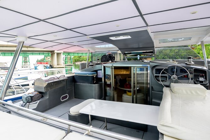 Catalina Yacht Private - Food and drinks require a clear question before payment