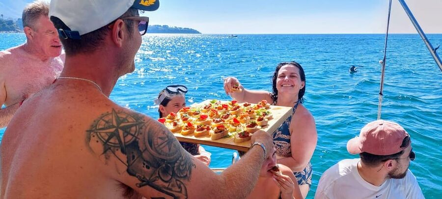 Cefalù: Mini Yacht with Snorkel Stops, Caves and Aperitif - Who will enjoy this boat trip most