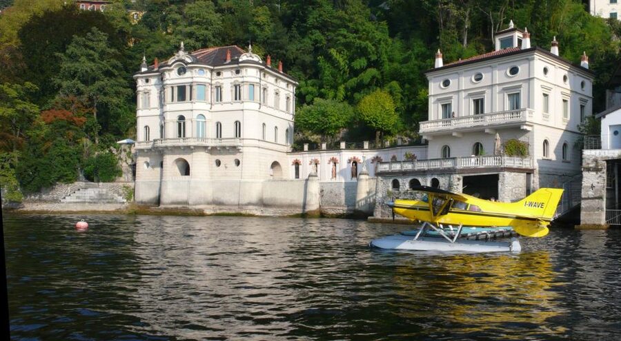 Como: Luxury Boat Tour on Lake Como - Moltrasio and Laglio by yacht