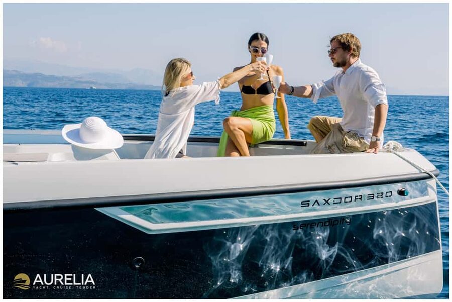 Corfu: Private yacht cruise to Paxos - Antipaxos & Caves - Why this private Paxos cruise works so well