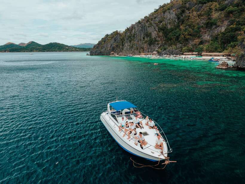 Coron: Private Island-Hopping Tour on a Yacht or Speedboat - A private start from Coron Harbor Square