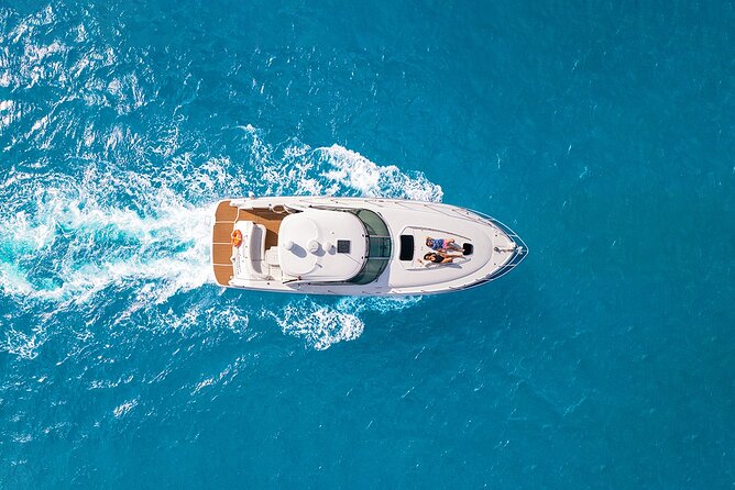 Cozumel Private Yacht and Snorkel with Lunch and Open Bar Onboard - What the four-hour outing includes