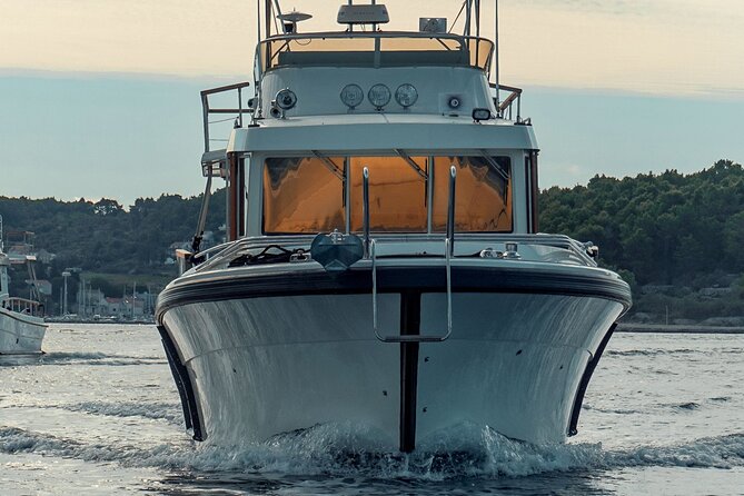 Croatia Luxury Villa and Yacht Combo Package on Korcula Island - Food, service, and the human side of the trip