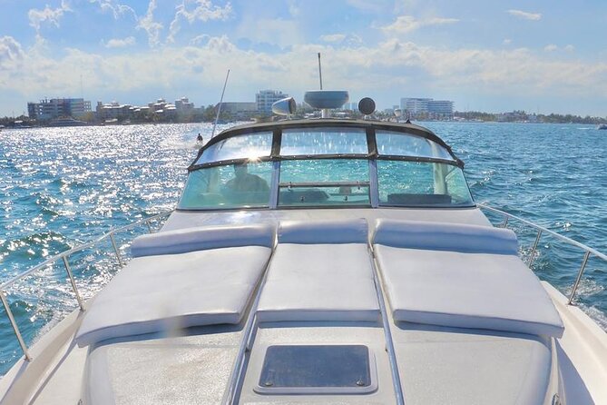 Cruise in Elegance: Luxury Yacht Rental in Cancun - The six-hour option and time on Isla Mujeres