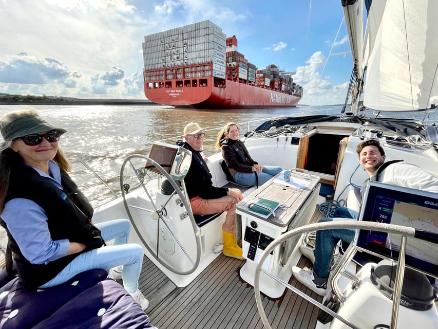 "Cruise in the City" - Sailing Yacht Event, Hamburg/Elbe - Weather, clothing, and comfort on the Elbe