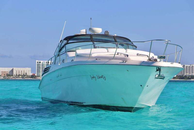 Cruising paradise in a luxury yacht in Cancun - What happens on the Isla Mujeres route