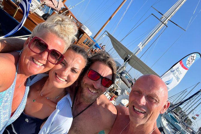 Day sailing Skiathos Skopelos with lunch on Rainbow yacht - Key points at a glance