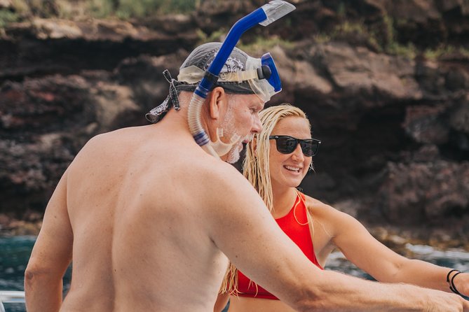 Deluxe Snorkel & Dolphin Watch Aboard a Luxury Catamaran from Kailua-Kona - BBQ lunch and drinks on the return ride