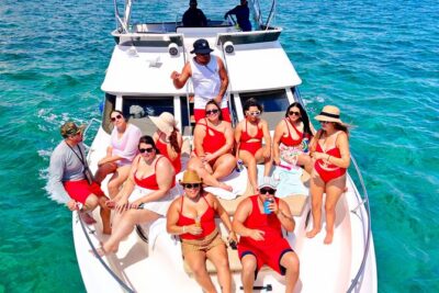 Deluxe Yacht 48FT with FlyBrige Rental in Cancun