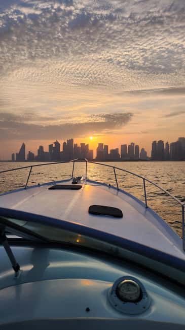 Doha: Luxury Boat Tour - The 1-hour route through West Bay and The Pearl
