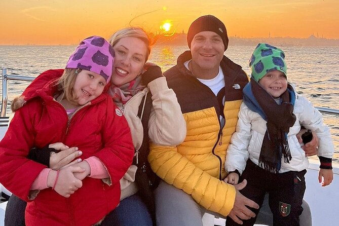 Dolmabahçe Palace and Sunset Tour on Luxury Yacht - Küçüksu, Beylerbeyi, and the Asian shore