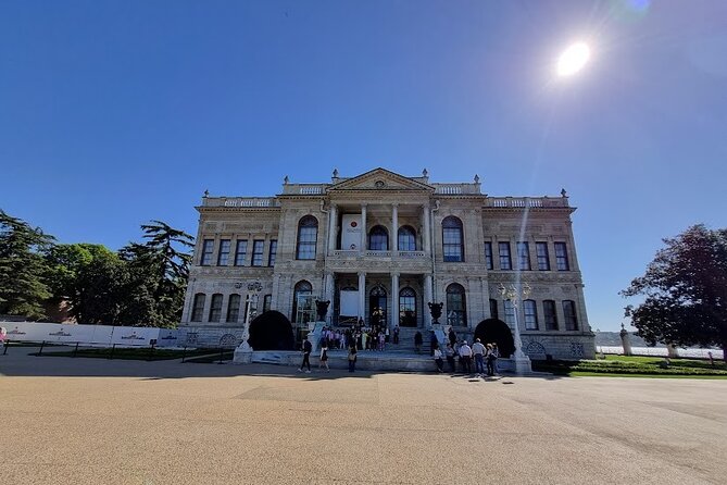 Dolmabahçe Palace Tour with Guide and Luxury Yacht Sunset Cruises - Rumeli Fortress and the second bridge
