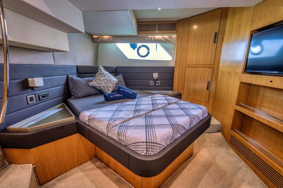 Dubai: 2-Hour Private Yacht Cruise around Burj Al-Arab - Food, Drinks, and Your Own Cruise Menu