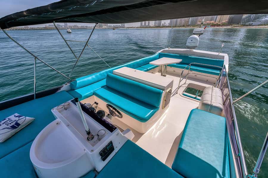Dubai: 2-Hour Private Yacht Cruise around Burj Al-Arab - Palm Jumeirah From the Water