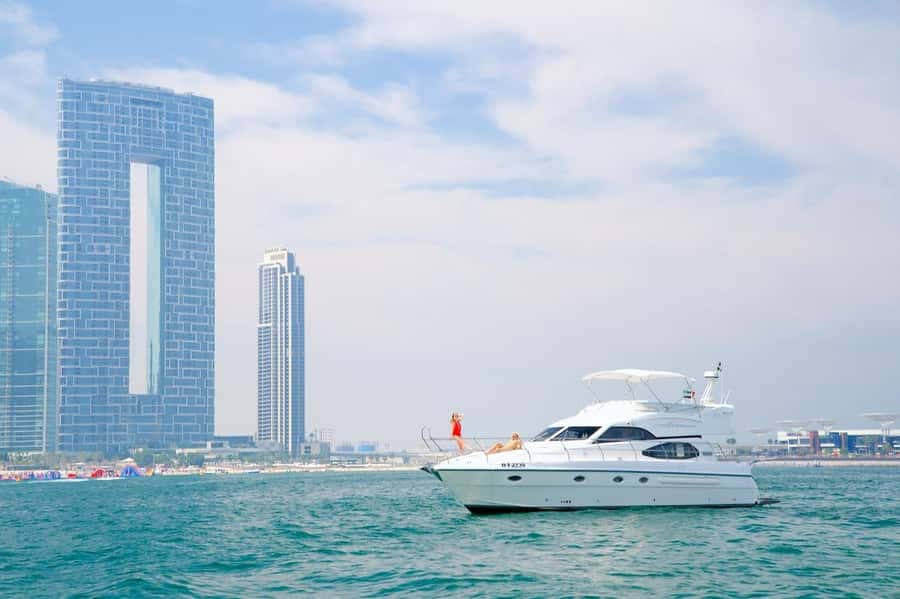 Dubai: 2 hr Private Yacht Cruise & softdrinks + Optional BBQ - Best occasions and the right type of group