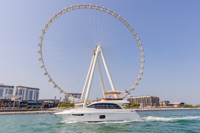 Dubai: 52ft Private Luxury Yacht For Rental - The yacht’s indoor and outdoor space