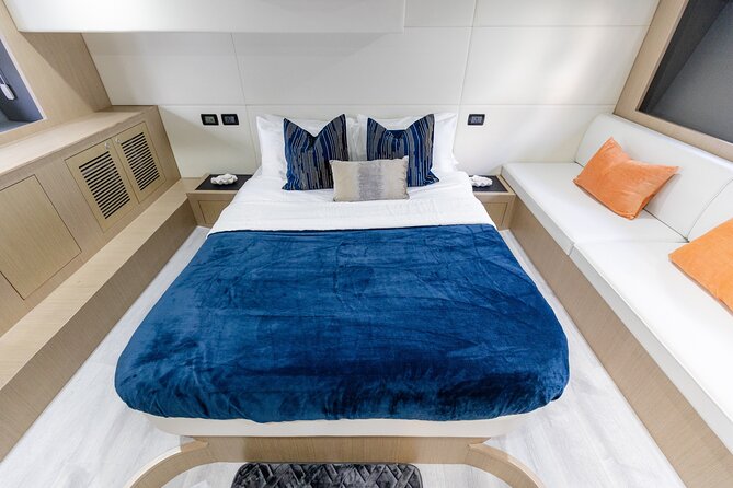 Dubai: 52ft Private Luxury Yacht For Rental - Choosing one, two, or three hours