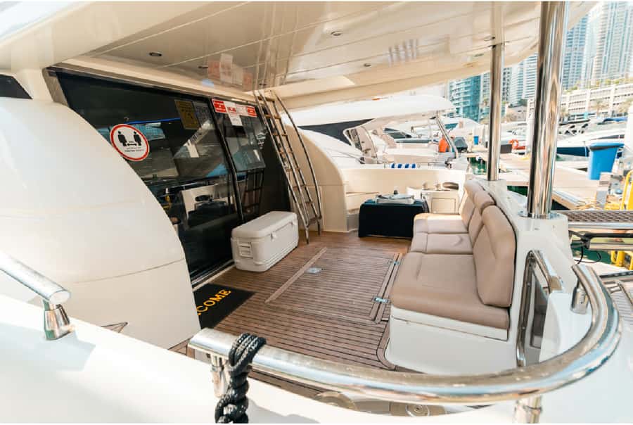 Dubai: 58-Feet Yacht Sea Trip - Seeing Dubai from a 58-foot yacht