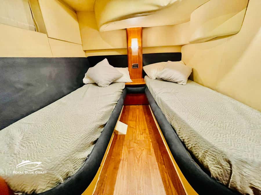 Dubai: Azimut 42 Feet Private Luxury Yacht Cruise - Who Will Enjoy This Yacht Most?