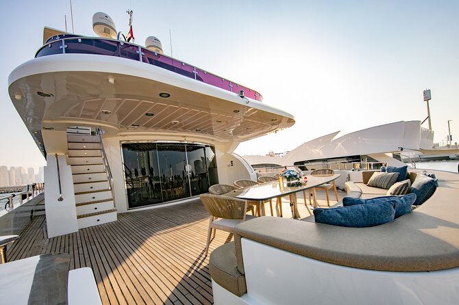 Dubai Harbour Super Yacht Experience with gourmet & Drinks - What to wear and pack