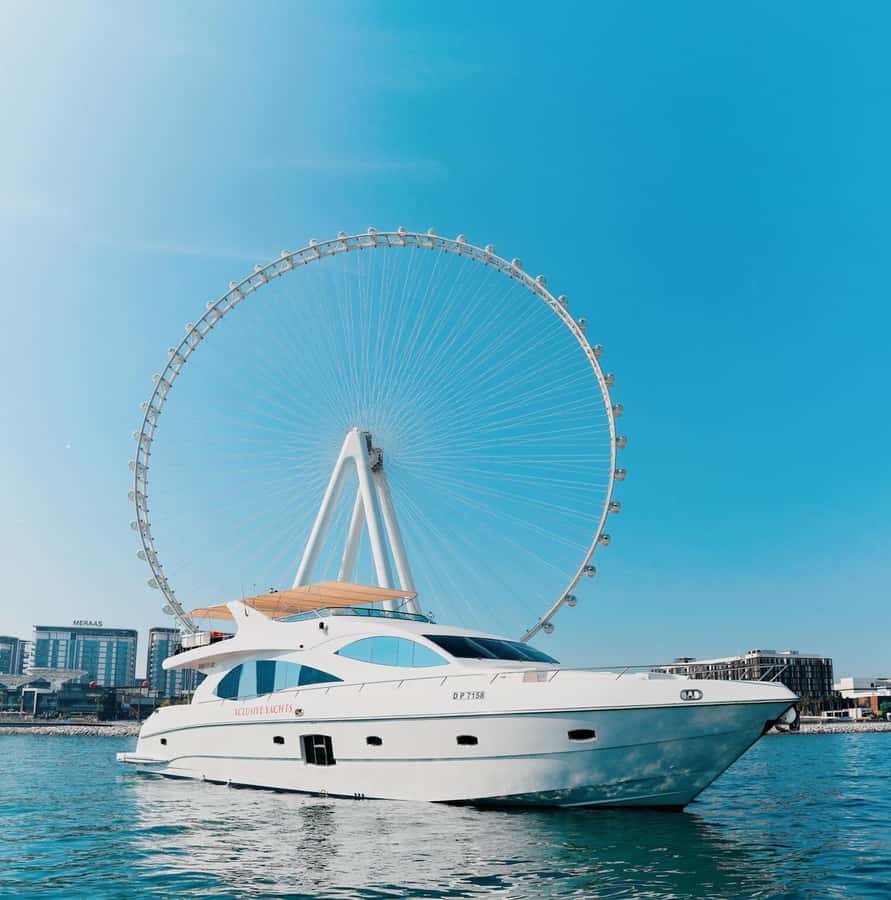 Dubai: Instagrammable Yacht Tour with Drinks & Ain/JBR Views - Key points at a glance