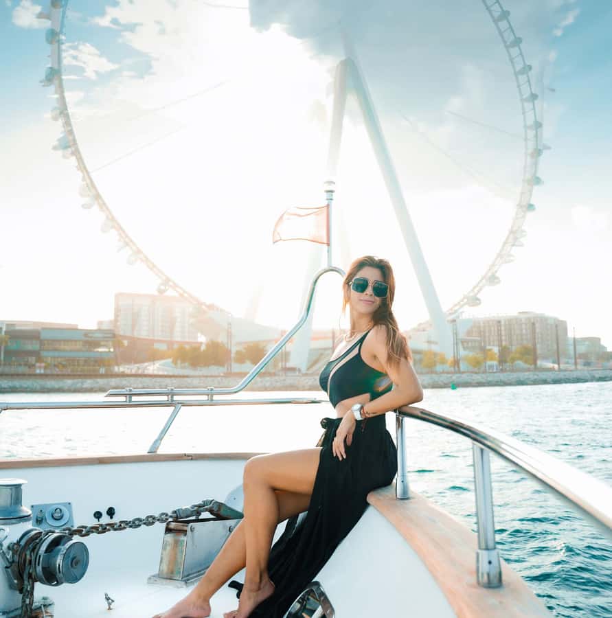 Dubai: Instagrammable Yacht Tour with Drinks & Ain/JBR Views - Why the water is the right place to see Dubai Marina