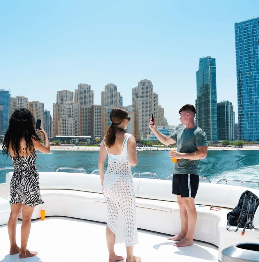 Dubai: Instagrammable Yacht Tour with Drinks & Ain/JBR Views - Is $25 a fair price?