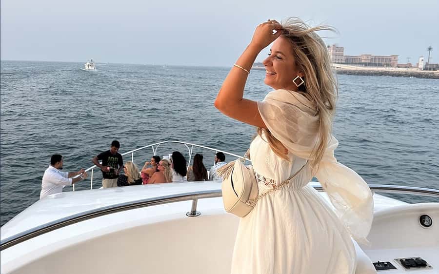 Dubai: Luxury Sunset Yacht Tour with Snacks and Drinks - Key points to know before booking