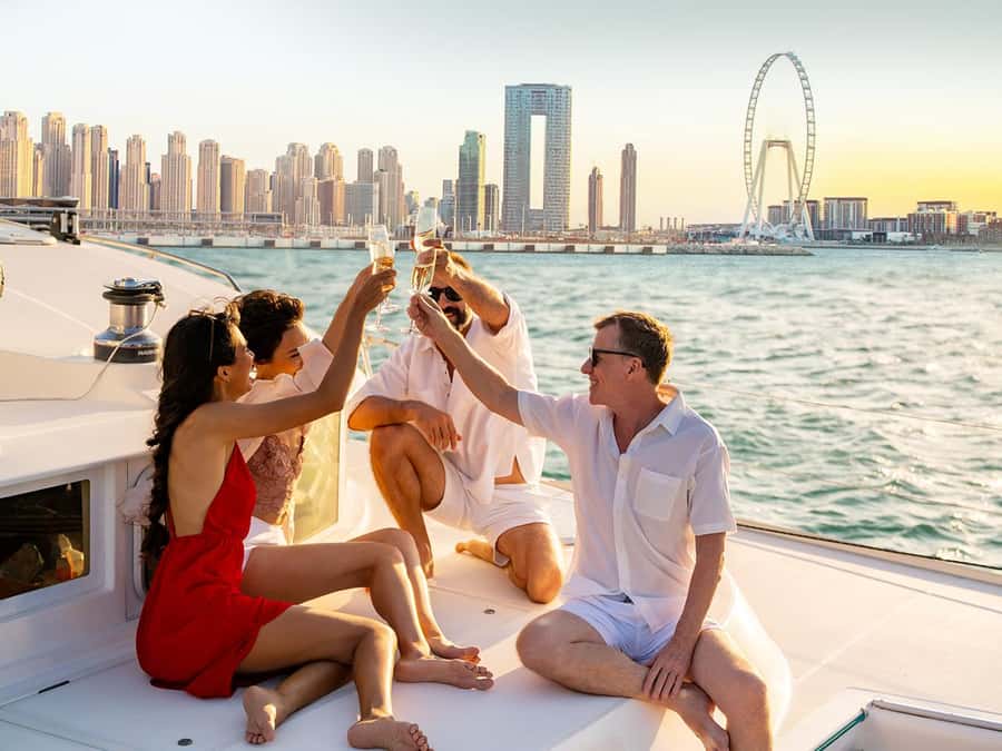 Dubai: Luxury Sunset Yacht Tour with Snacks and Drinks - Boarding at Dubai Harbour: allow extra time