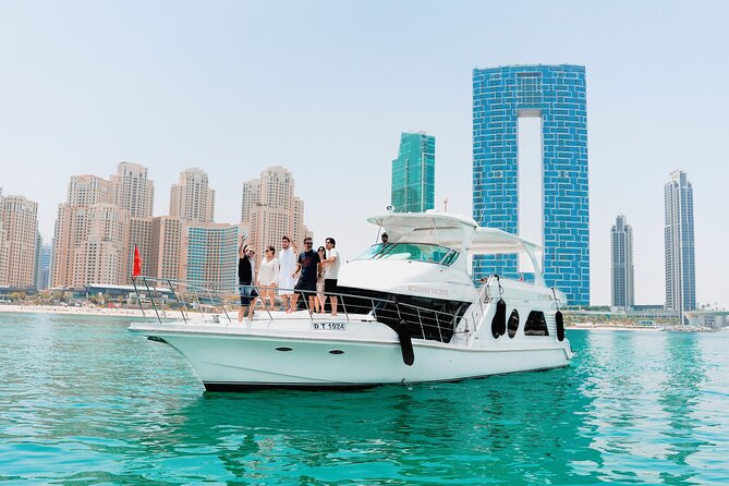 Dubai Marina 1hr Yacht tour with Drinks - A short yacht ride with a big-city view