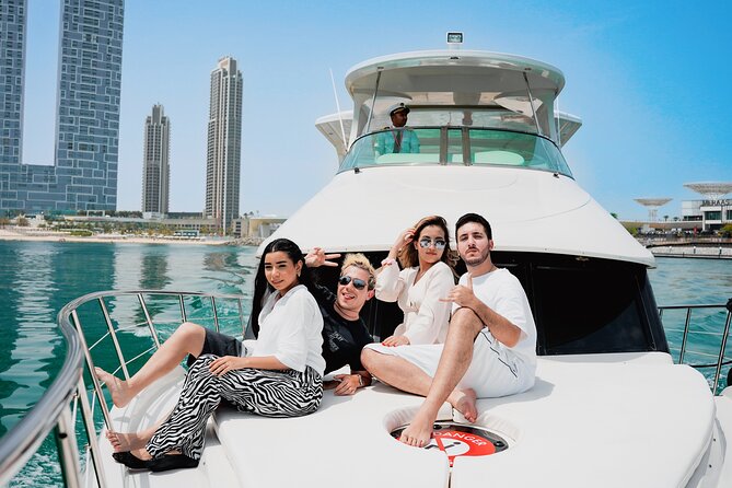 Dubai Marina 1hr Yacht tour with Drinks - What the drinks really include