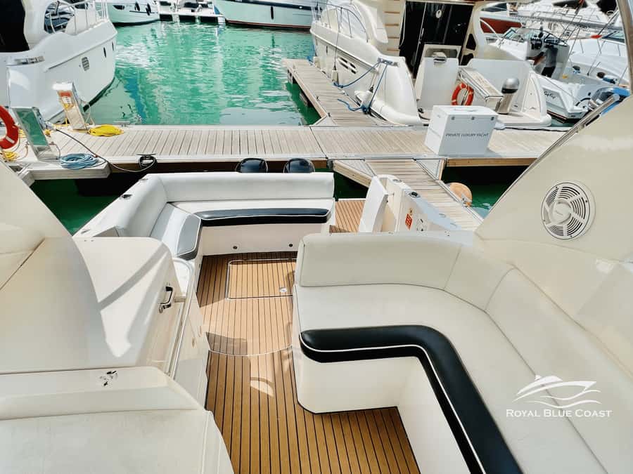 Dubai Marina: 2-Hour Mini Yacht Ride - Food, drinks, towels, and safety