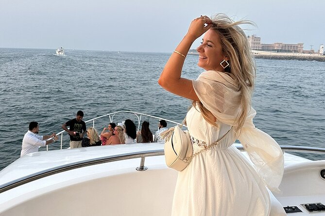 Dubai Marina 2 Hour Sunset Yacht Tour with Alcoholic Drinks - Food, snacks, and the alcohol question