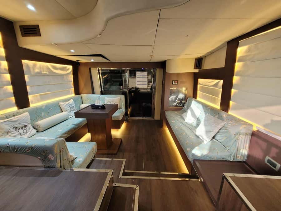 Dubai Marina luxury Yacht Tour: AinDubai,JBR &Harbour(1Hour) - Key points to know before boarding