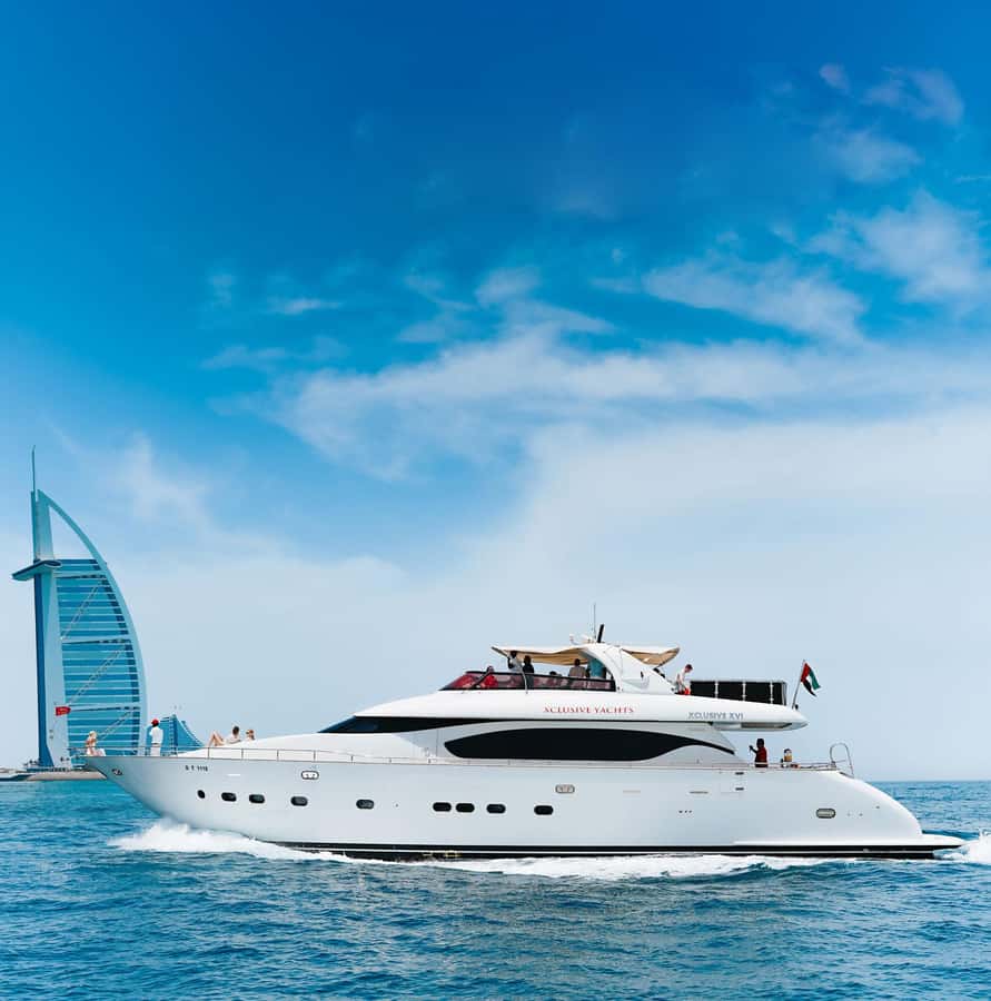 Dubai Marina: Luxury Yacht Tour with Breakfast or BBQ Option - What this Dubai yacht cruise really offers