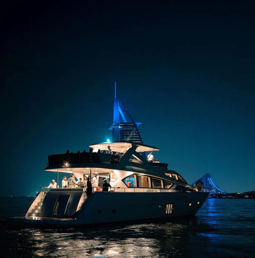 Dubai Marina: Luxury Yacht Tour with Breakfast or BBQ Option - Dubai Marina by boat