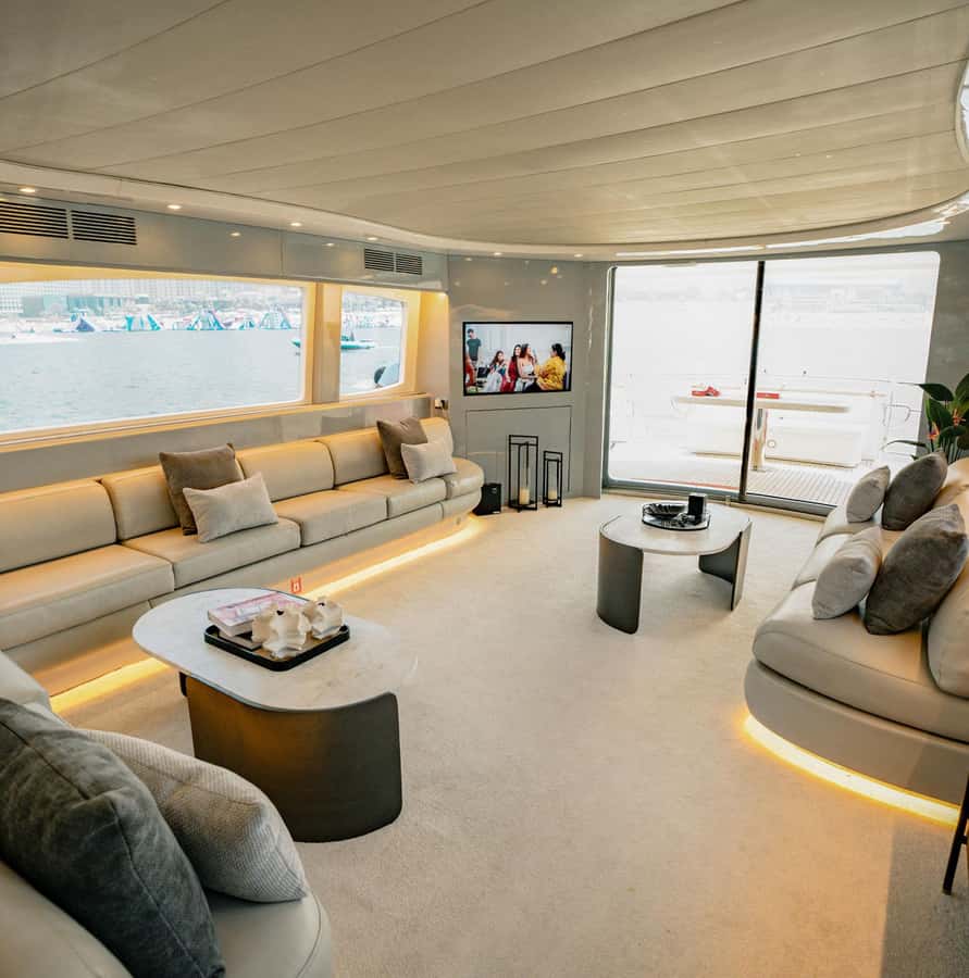 Dubai Marina: Luxury Yacht Tour with Breakfast or BBQ Option - Breakfast, BBQ, drinks, and the onboard setup